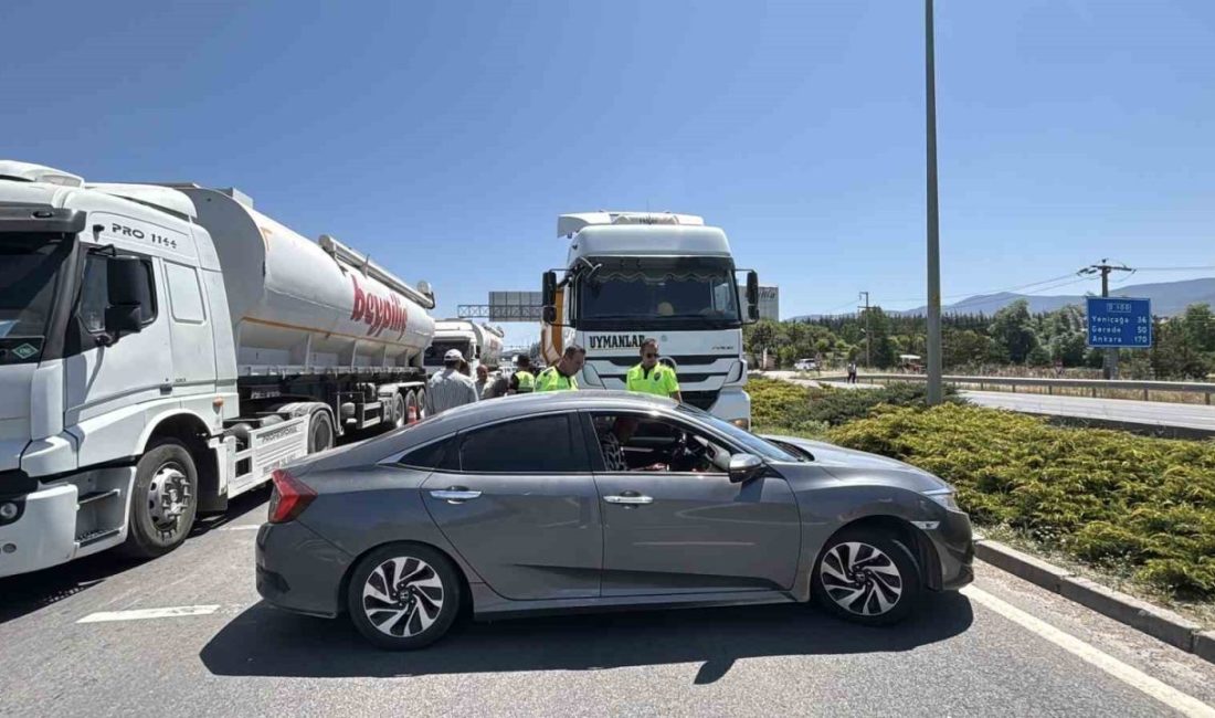 Tır, otomobili 60 metre sürükledi: Şans eseri yaralanan olmadı Bolu’da D-100 kara yolunda tır ile otomobilin çarpışması sonucu meydana