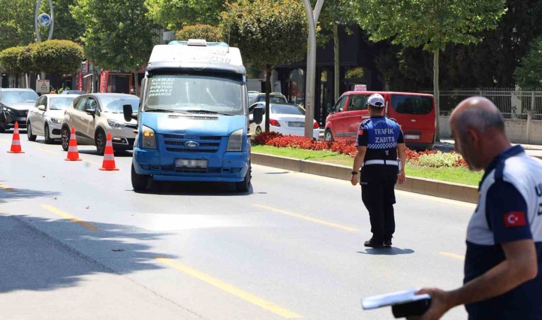Toplu taşıma araçlarında klima denetimi Sakarya Büyükşehir Belediyesi ekipleri, hava mevsim normallerinin üzerine çıkmasıyla birlikte