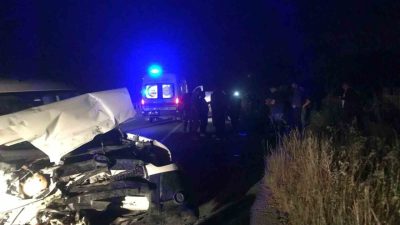 Sakarya’nın Kaynarca ilçesinde traktör ile hafif ticari aracın çarpışması sonucu