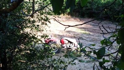 Bolu’nun Göynük ilçesinde traktörün şarampole yuvarlandığı kazada sürücü hayatını kaybetti,