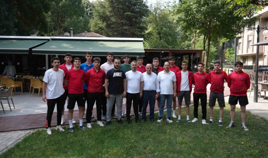 Türkiye finalleri için Kayseri’ye uğurlandılar DÜZCE(İHA) – Türkiye Voleybol Federasyonu (TVF) Genç Erkekler Final Grubu