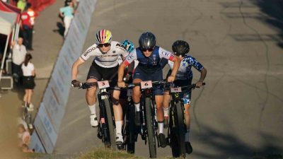 Sakarya’nın ev sahipliğinde Ayçiçeği Bisiklet Vadisi’nde düzenlenen UCI Dağ Bisikleti