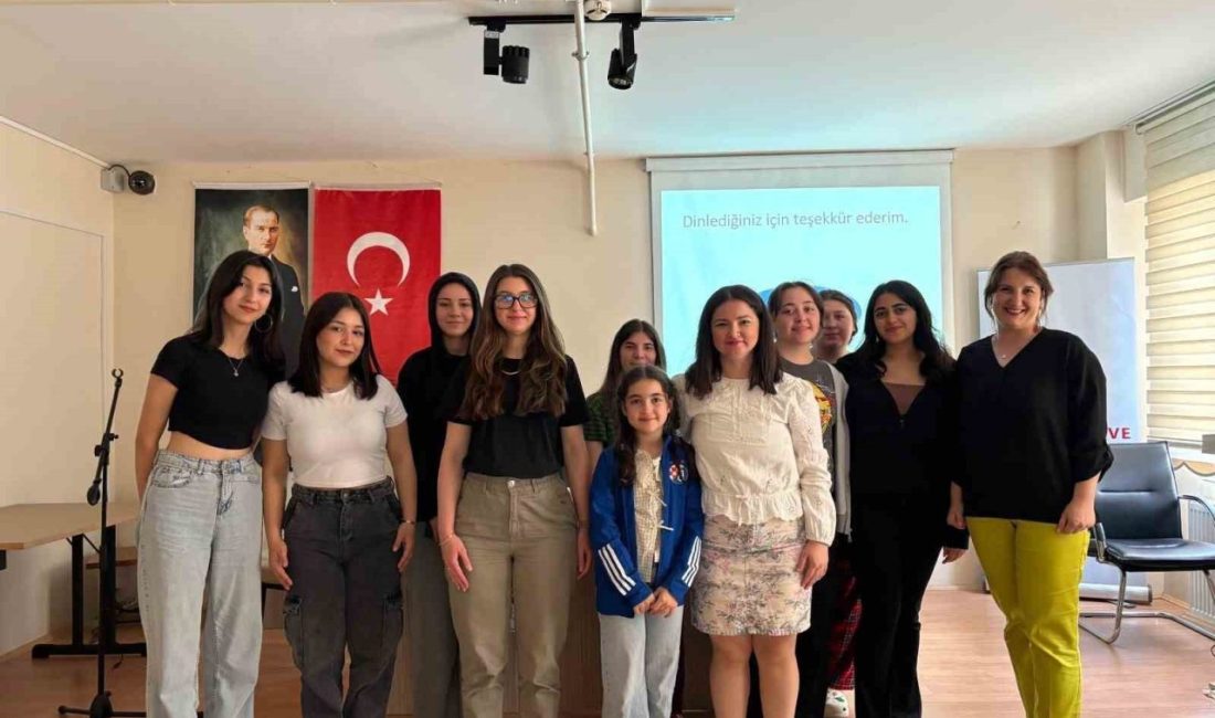Üniversiteli öğrencilerden ‘Enerji Verimliliği ve Tasarrufu’ semineri Bilecik Şeyh Edebali Üniversitesi (BŞEÜ) Enerji Teknolojileri Uygulama ve Araştırma