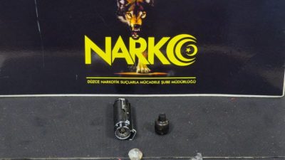 Düzce’de narkotik ekipler tarafından yapılan çalışmada uyuşturucu madde ile yakalanan