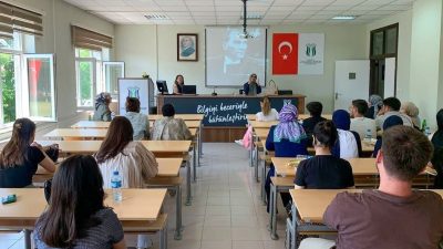 SUBÜ Sağlıklı ve Hareketli Yaşam Topluluğu, mesleğe yönelik düzenlediği konferanslar