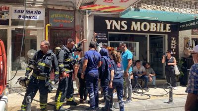 Yalova’da 4 katlı bir binanın çatı katında çıkan yangında 3