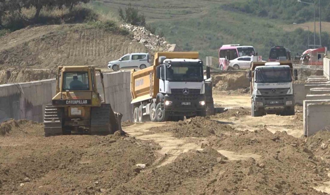 Yalova’da çöken hastane yolunun yapımında sona yaklaşıldı Yalova Eğitim ve Araştırma Hastanesi’nin çöken bağlantı yolunun yapım çalışmalarında