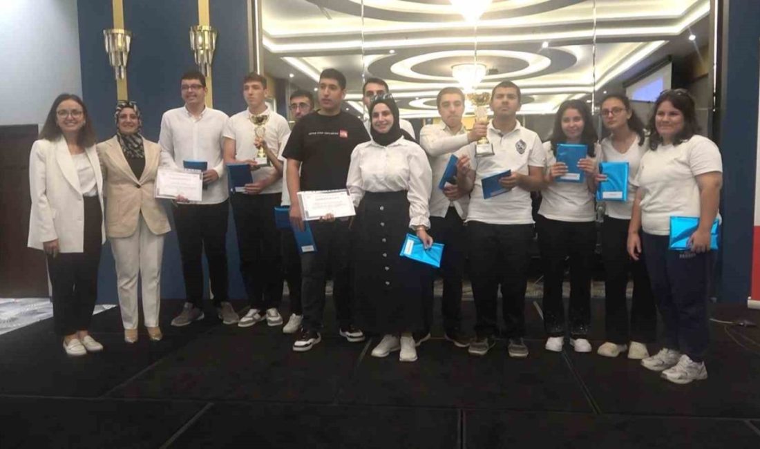 Yalova’da kitap okuma yarışması ödül töreni yapıldı Yalova Milli Eğitim Müdürlüğü tarafından hayata geçirilen Bir Takım Okumalar