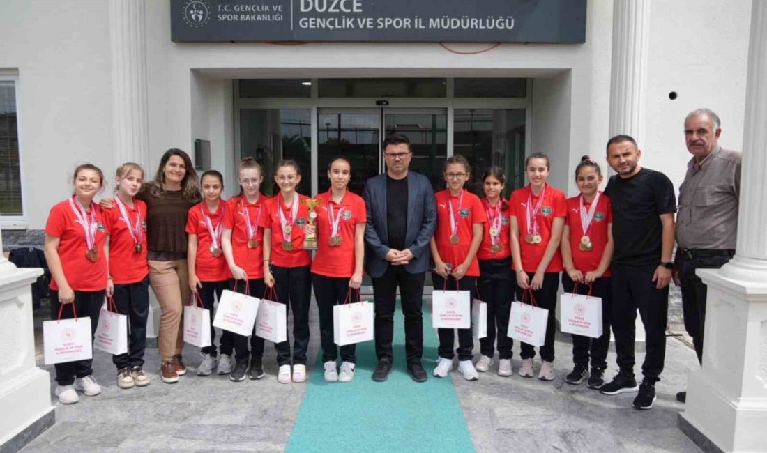 DÜZCE (İHA) – Okul Sporları Türkiye finallerinde dördüncü olan Düzce