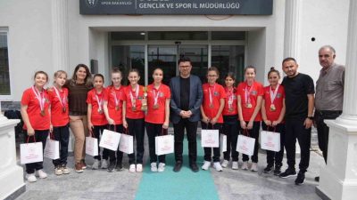 DÜZCE (İHA) – Okul Sporları Türkiye finallerinde dördüncü olan Düzce