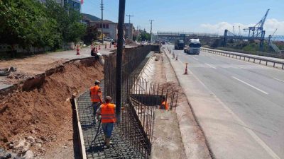Körfez ilçesi Kirazlıyalı Mahallesi’nde inşa edilen yeni durak cebi, vatandaşların