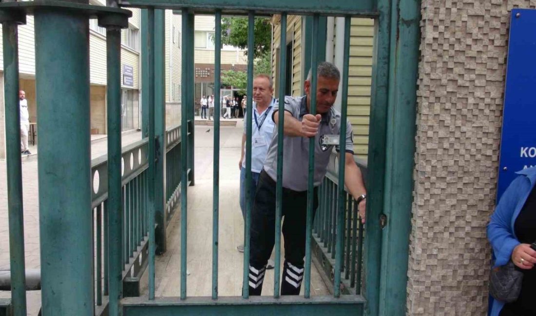 Kocaeli’de, üniversite hayalini kuran binlerce aday, Yükseköğretim Kurumları Sınavı’nın birinci