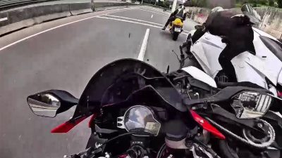 Kocaeli’de kanalizasyonun taşarak suların yola akması neticesi meydana gelen ve