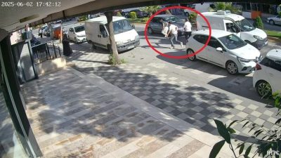 Kocali’nin Darıca ilçesinde 2 çocuğuyla yolun karşısına geçmek isteyen kadın,