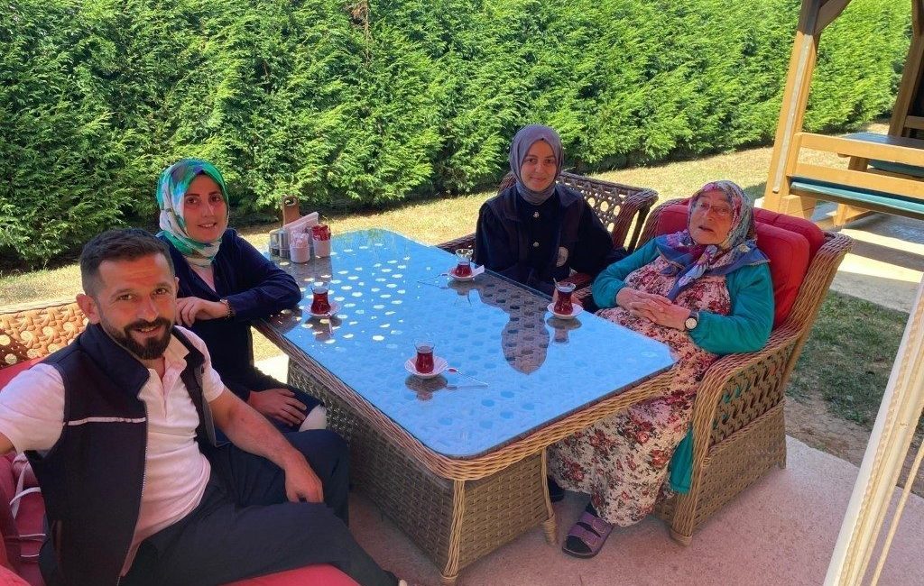 ’Alo Evlat Sağlık Kulübü’ hayata dokunmaya devam ediyor Ödüllü sosyal sorumluluk projesi ’Alo Evlat Sağlık Kulübü’, yaş almış