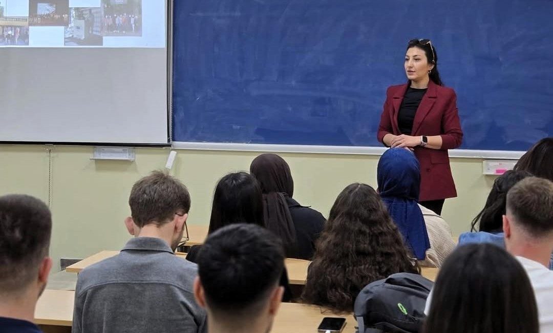 Alüminyumun sürdürülebilirliği konuşuldu SUBÜ Malzeme ve İmalat Topluluğu tarafından düzenlenen söyleşide öğrencilere, alüminyumun