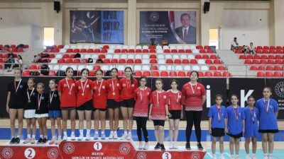 Bilecik’in ev sahipliğinde düzenlenen Anadolu Yıldızlar Ligi (ANALİG) Badminton 1.