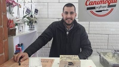 Kocaeli’nin Karamürsel ilçesinde sokak ortasında baba ve oğlu silahla vurarak