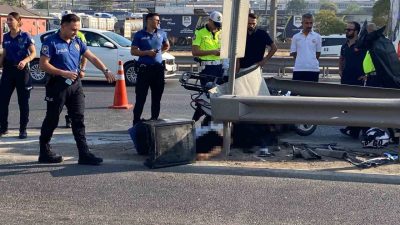 D-100 kara yolunun Kocaeli geçişinde bariyere çarpan motosikletin sürücüsü hayatını