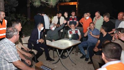 Sakarya Büyükşehir Belediye Başkanı Yusuf Alemdar, Geyve’de başlayan orman yangınının