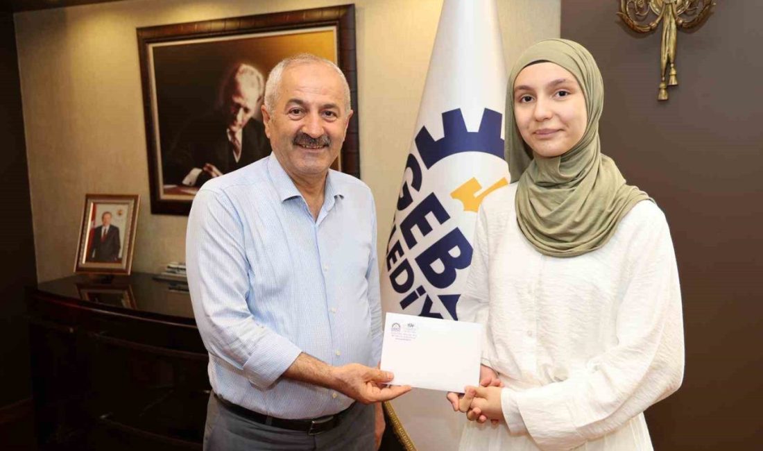 Başkan Büyükgöz, LGS birincilerini ağırladı Gebze Belediye Başkanı Zinnur Büyükgöz, Liselere Geçiş Sistemi (LGS) sınavında