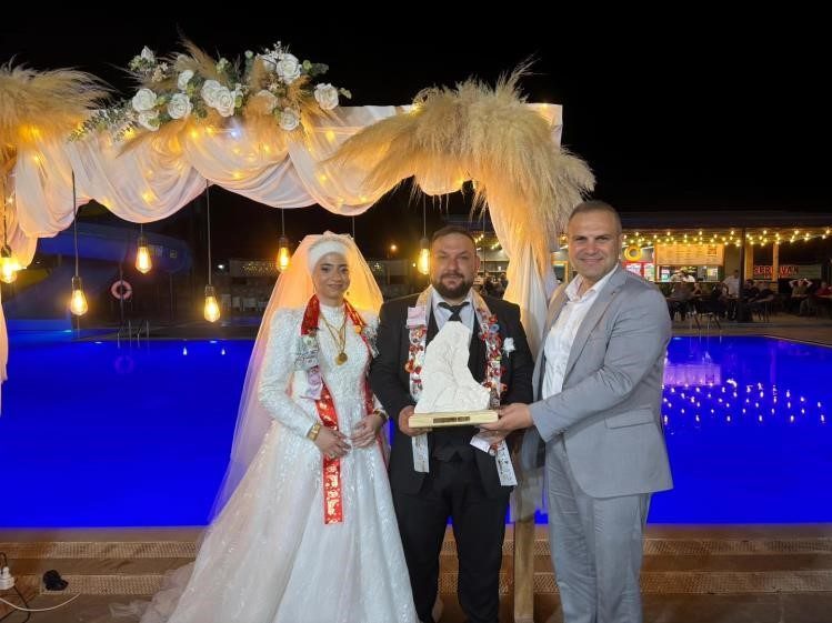 Bayırköy Belediye Başkanı Aykut Dilsiz, Meclis üyeleriyle birlikte Bayırköy’ün sevilen