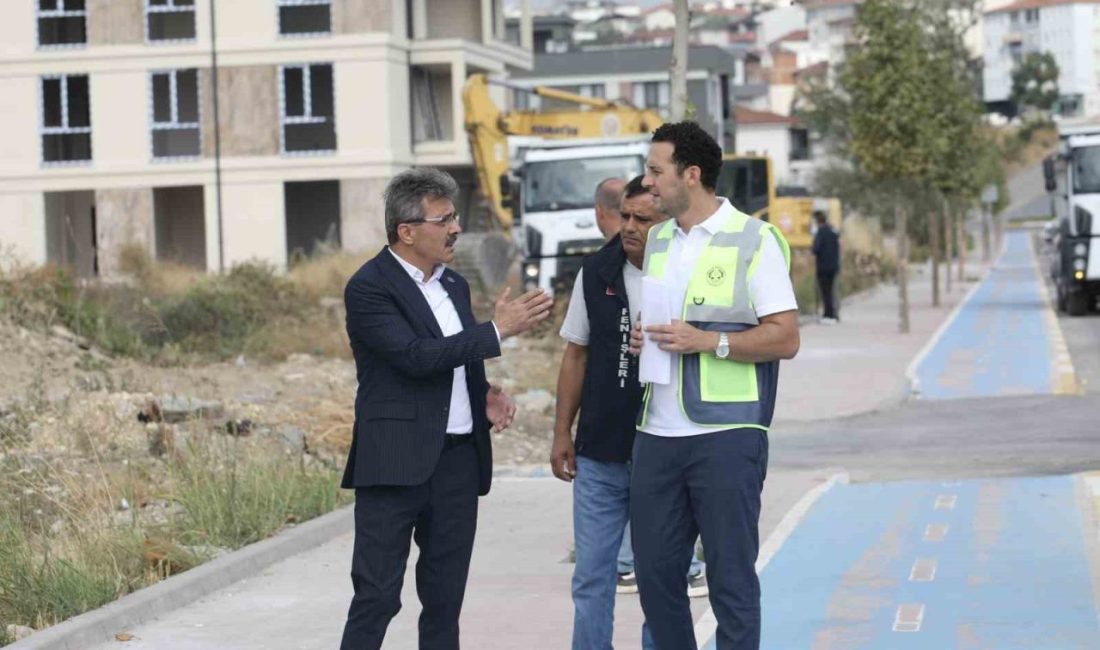 Başkan Şenol Dinç yeni pazar alanını inceledi Çarşamba Pazarının kumaş kısmının taşınacağı alanda devam eden çalışmaları inceleyen