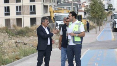 Çarşamba Pazarının kumaş kısmının taşınacağı alanda devam eden çalışmaları inceleyen