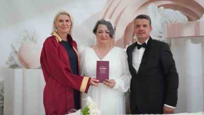 Bilecik Belediye Başkanı Melek Mızrak Subaşı, çalışma arkadaşları Leyla Can