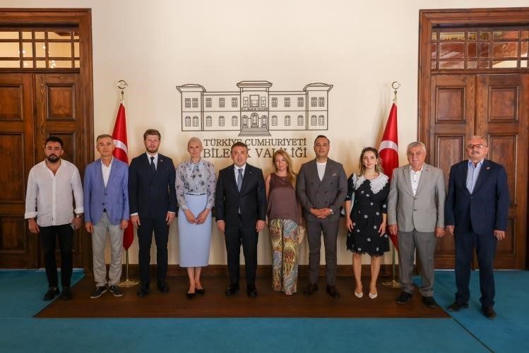 Bilecik Belediye Başkanı Melek Mızrak Subaşı, belediye meclis üyeleriyle birlikte