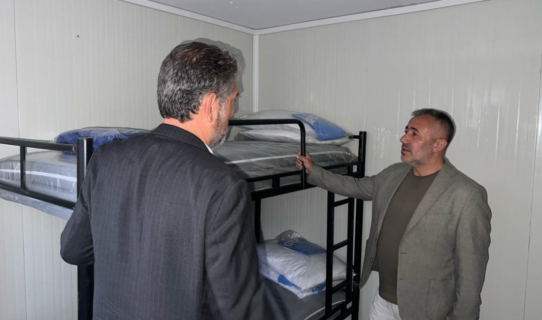 Başkan Yıldırım, konteyner kentlerde incelemelerde bulundu AK Parti Bilecik İl Başkanı Serkan Yıldırım, Bilecik’in Gölpazarı ve