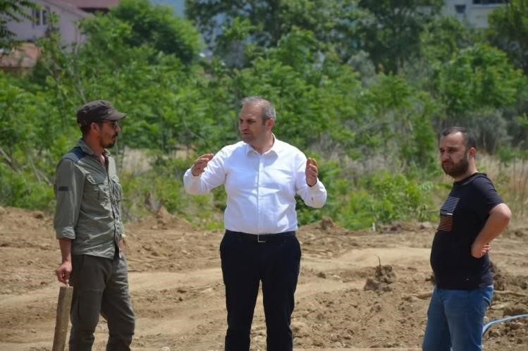 Bayırköy’de yeni imar alanında çalışmalar başladı Bayırköy Belde Belediye Başkanı Aykut Dilsiz, beldede yeni açılan imar