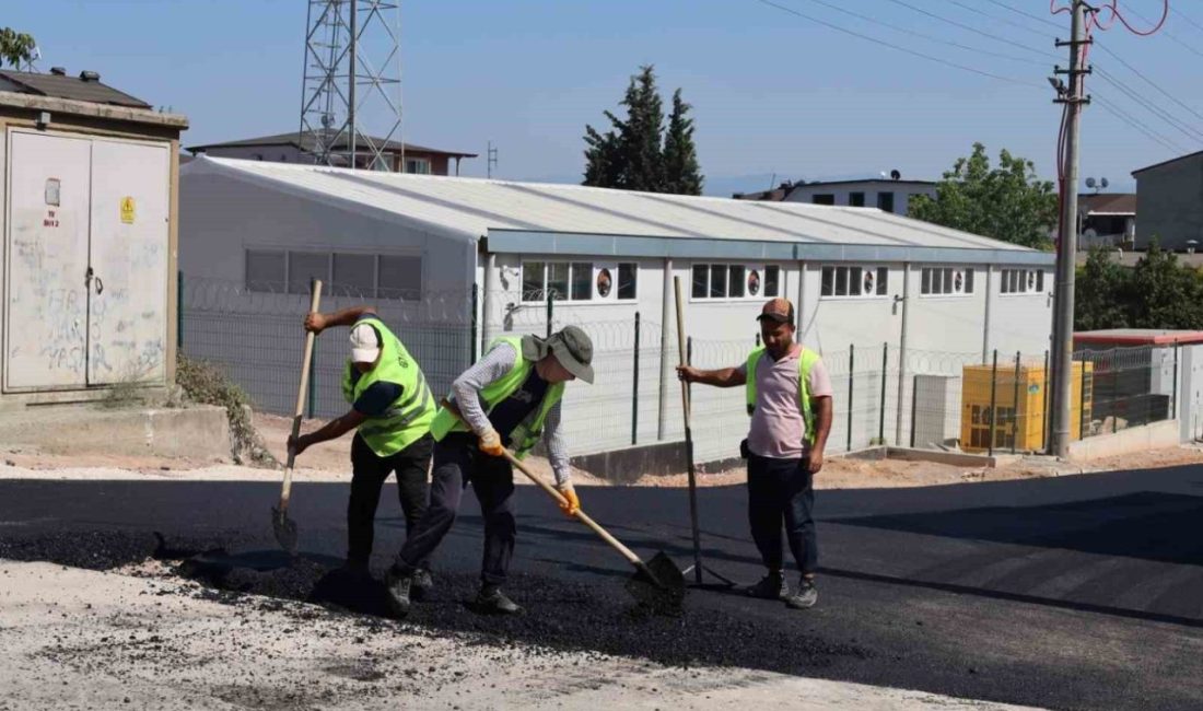 Bayraktar Caddesi’ne 600 ton binder asfalt Körfez ilçesi Bayraktar Caddesi’nde konforlu ulaşım için üstyapı çalışmaları çerçevesinde