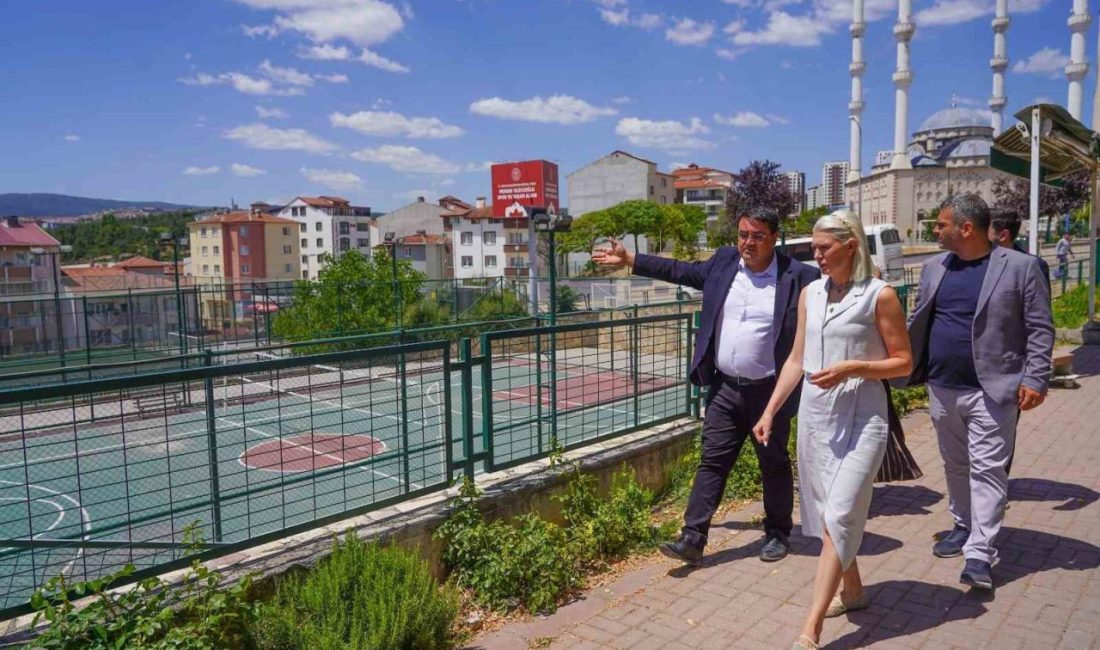 Bilecik, 3’üncü Kitap Kafesine kavuşuyor Bilecik Belediye Başkanı Melek Mızrak Subaşı, Hürriyet Mahallesi’nde yapımı devam