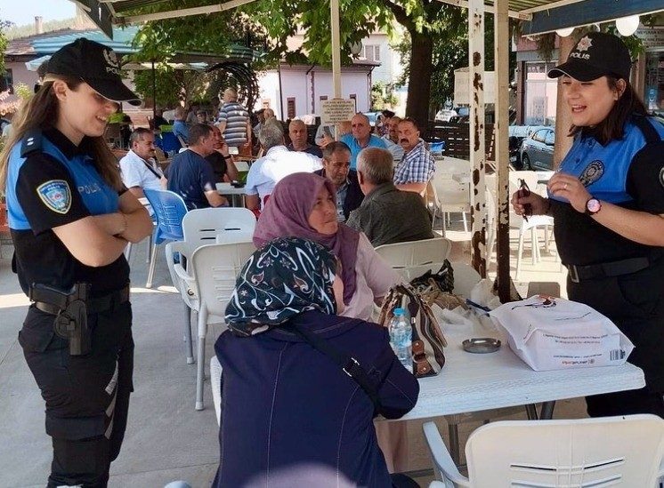 Bilecik polisinden vatandaşı bilgilendirme çalışmaları Bilecik İl Emniyet Müdürlüğü’ne bağlı Toplum Destekli Polislik Şube Müdürlüğü