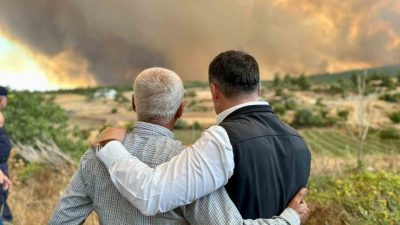 Sakarya’da çıkan ve Bilecik’e sıçrayan orman yangını sonrası kentte boşaltılan