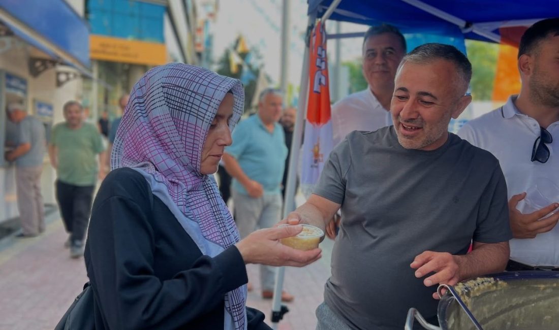 Bilecik’te aşure ikramıyla birlik mesajı Bilecik’te, Muharrem ayı dolayısıyla anlamlı bir etkinliğe imza atıldı. AK