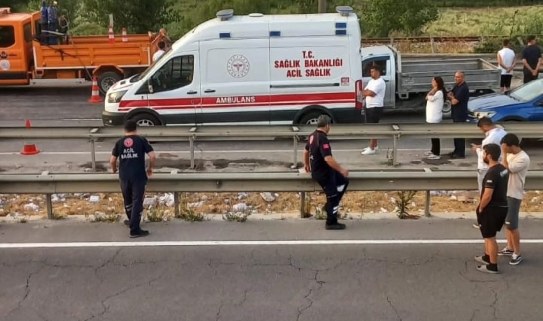 Bilecik’te kontrolden çıkan tırın devrilmesi sonucunda meydana gelen trafik kazasında