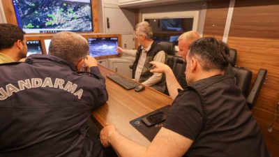 Bilecik Valisi Faik Oktay Sözer, anızda başlayıp ormana sıçrayan yangın,