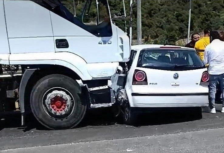 Bilecik’te tır ile otomobil çarpıştı: 1’i ağır 3 yaralı Bilecik’te seyir halindeki tır ile otomobil çarpışması sonucu meydana gelen