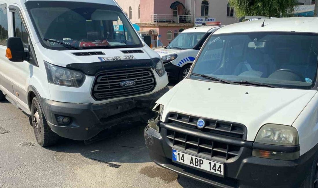 Bolu’da minibüs ile hafif ticari aracın çarpışması neticesinde meydana gelen
