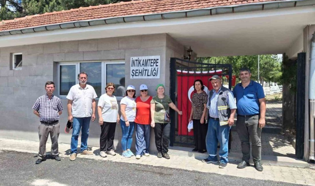 Bozüyük Şehit Aileleri ve Gaziler Derneği Başkanı İsmail Topal, gönüllüler