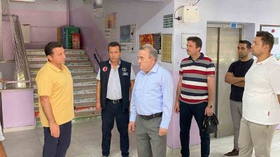 Bilecik’in Bozüyük ilçesinde Kaymakam Adem Öztürk, onarım çalışmaları devam eden