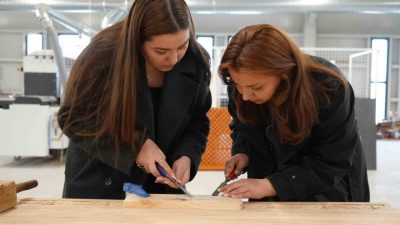 Kastamonu Üniversitesi bünyesinde faaliyet gösteren ve teorik olarak görülen derslerin