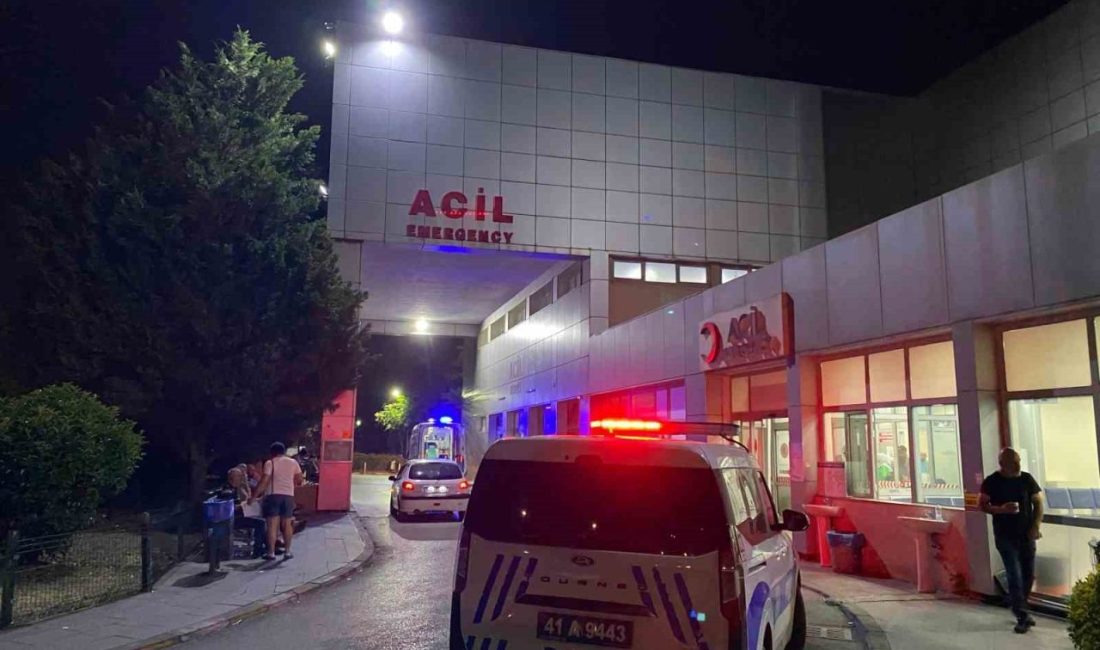 Çocuk gürültüsü tartışmasında kan aktı: Bir kadın bıçaklandı Kocaeli’nin Derince ilçesinde çocuk gürültüsü sebebiyle çıkan tartışma kanlı bitti.