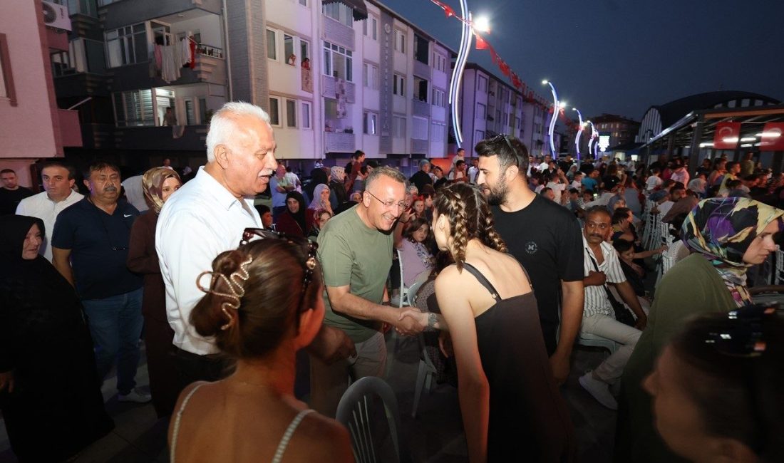 ‘Çocuk Sineması’ programına yoğun ilgi Adapazarı Belediyesi’nin yaz etkinlikleri çerçevesinde düzenlediği “Çocuk Sineması” programı, bu