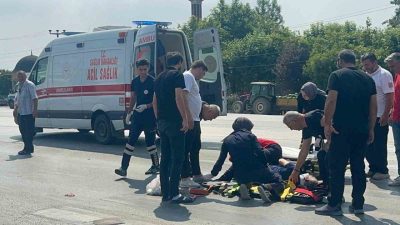 Sakarya’nın Akyazı ilçesi D-100 kara yolunda hafif ticari araç ile