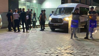 Kocaeli’nin Kartepe ilçesinde düğün sırasında damat ve gelin tarafı arasında