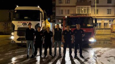 DÜZCE(İHA) – İzmir’in Seferihisar ilçesinde etkili olan yangın için söndürme