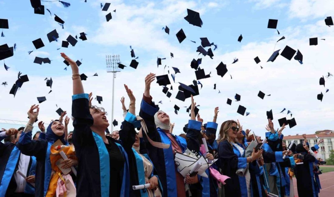 Düzce Üniversitesi’nin düzenlediği “2024-2025 Akademik Yılı Mezuniyet Törenleri”, büyük bir